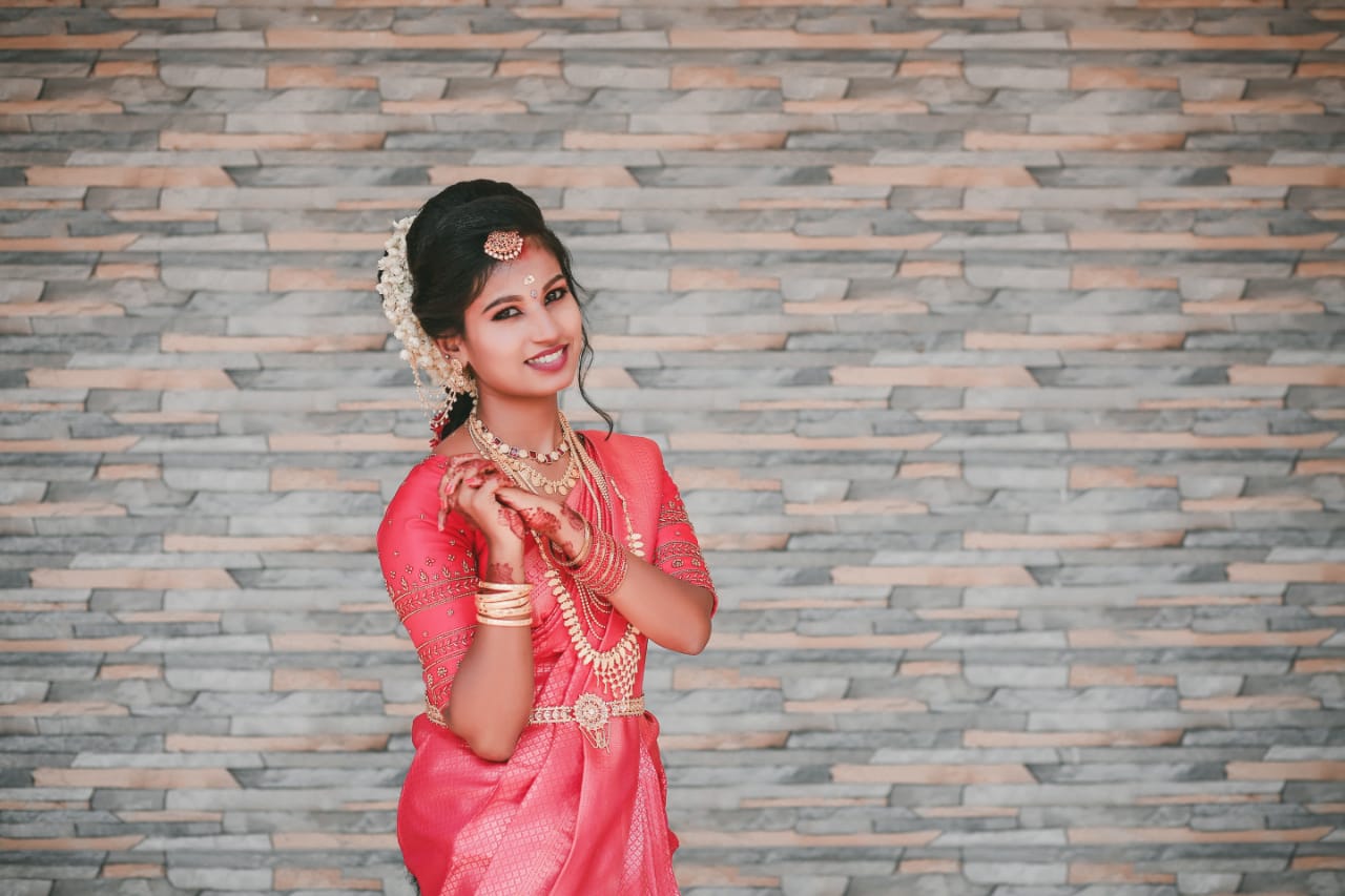 GLAMOUR LADIES BEAUTY SALON AND BOUTIQUE MANNARKKAD